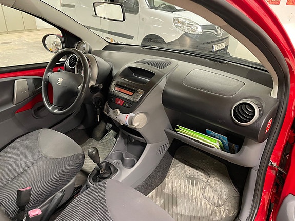 Peugeot 107 10 of 17