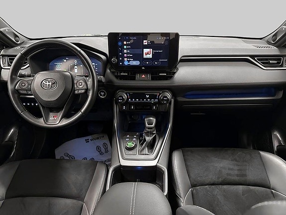 Toyota RAV4 9 of 14