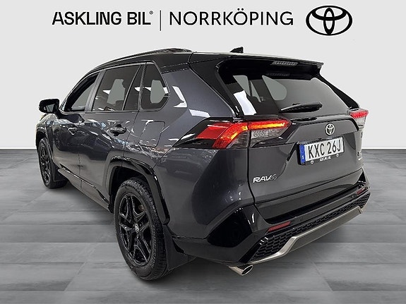 Toyota RAV4 3 of 14