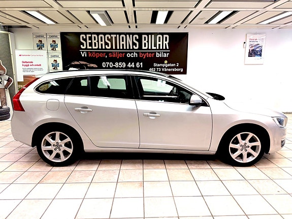 Volvo V60 2 of 11