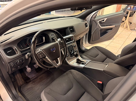 Volvo V60 8 of 11