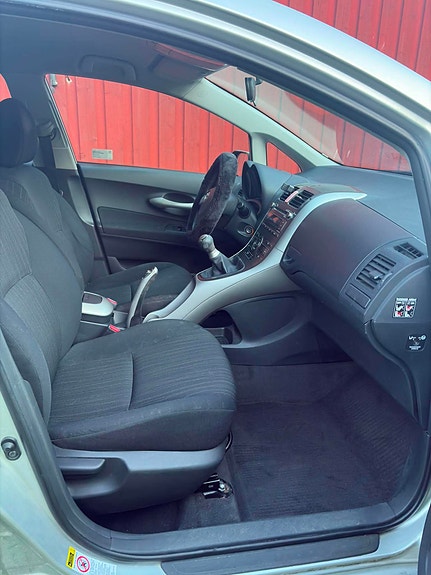 Toyota Auris 3 of 10