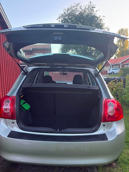 Toyota Auris 5 of 10