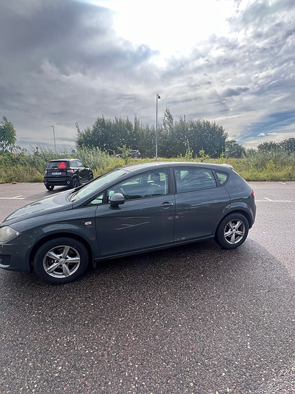 Seat Leon 2 of 15