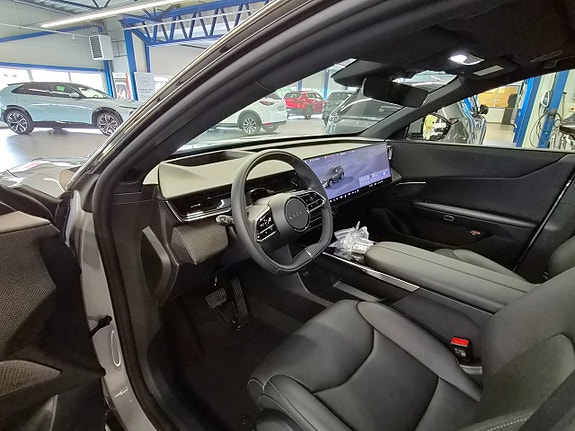 Mazda CX-6e 8 of 14