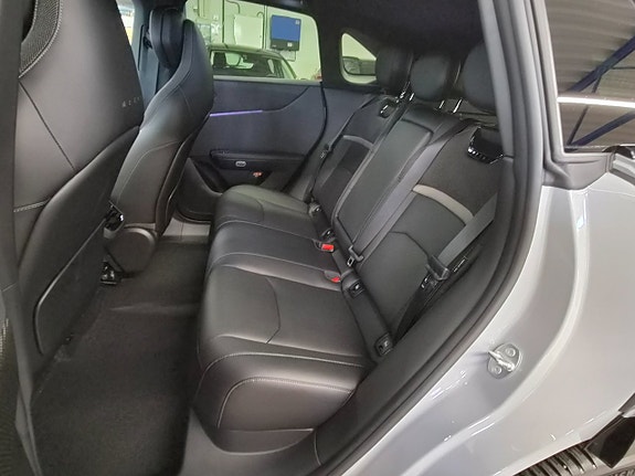 Mazda CX-6e 13 of 14