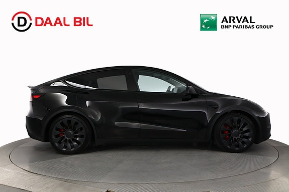 Tesla Model Y 5 of 23