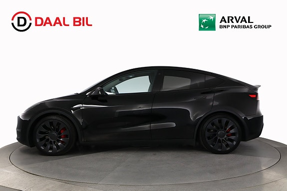 Tesla Model Y 9 of 23