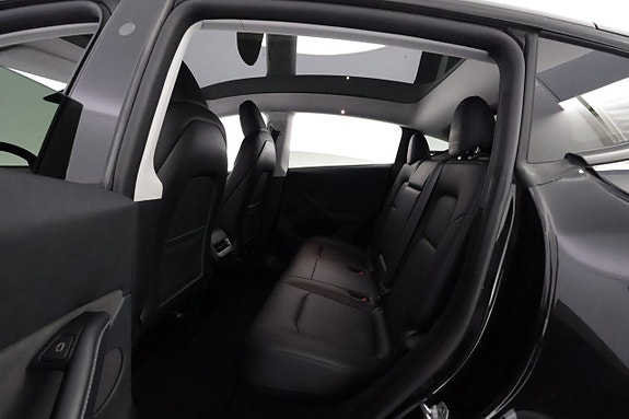 Tesla Model Y 12 of 23