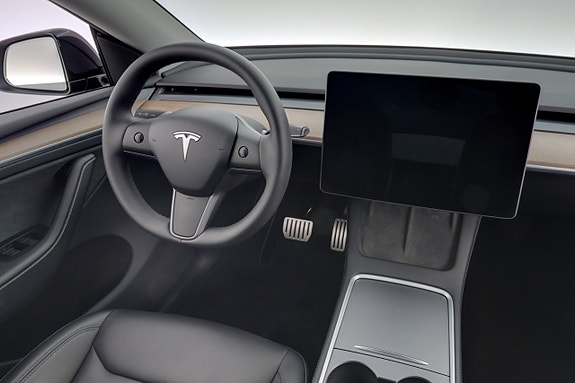 Tesla Model Y 15 of 23
