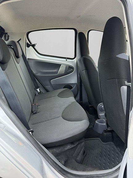Toyota Aygo 18 of 20