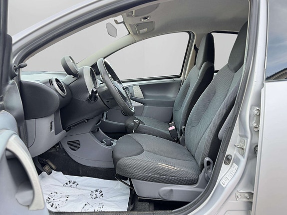 Toyota Aygo 12 of 20