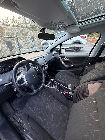 Peugeot 2008 9 of 13