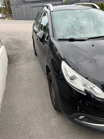 Peugeot 2008 3 of 9