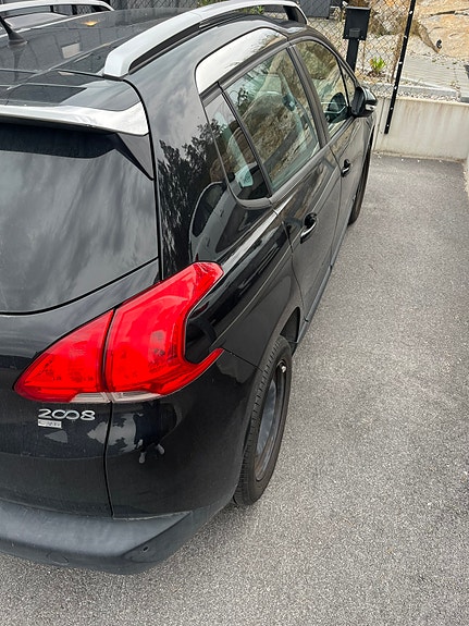Peugeot 2008 7 of 9