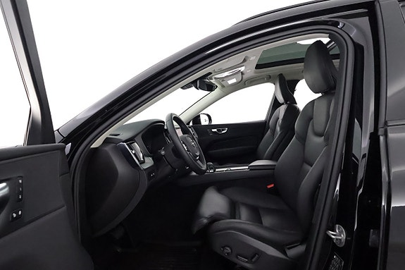 Volvo XC60 10 of 27