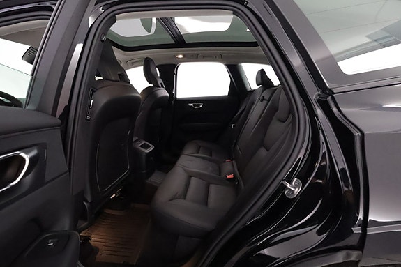 Volvo XC60 12 of 27