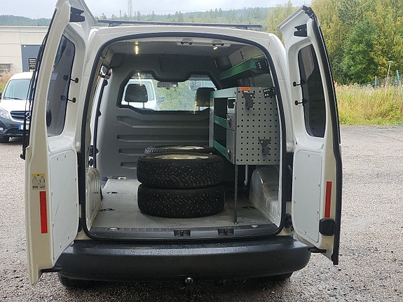 Volkswagen Caddy Maxi 9 of 14