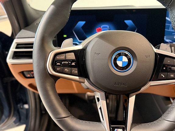 BMW 330e 6 of 17