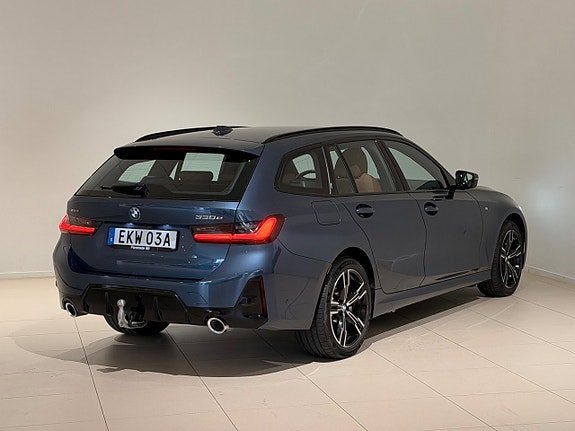 BMW 330e 14 of 17