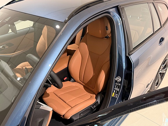 BMW 330e 4 of 17