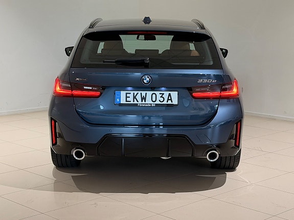 BMW 330e 15 of 17