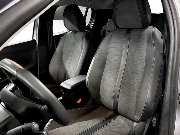 Peugeot 208 5 of 19