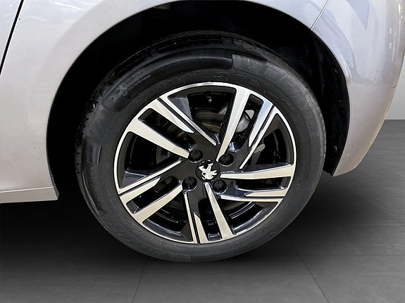 Peugeot 208 18 of 19