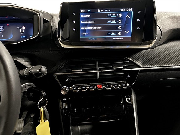 Peugeot 208 12 of 19