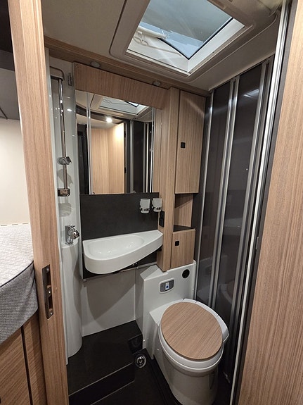 Malibu I 441 KB-LE comfort 4,2t Mercedes Benz 5 of 17
