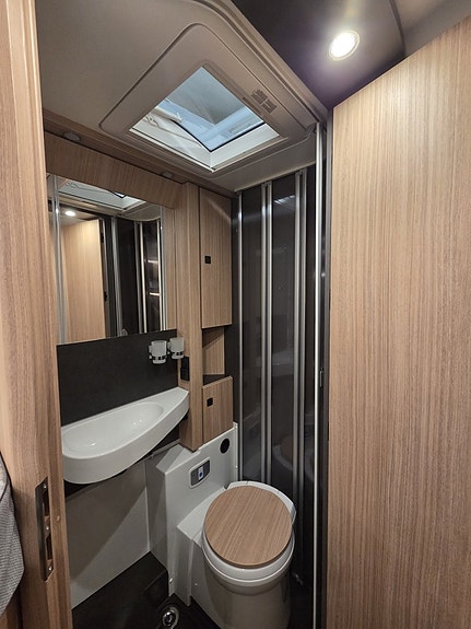 Malibu I 441 KB-LE comfort 4,2t Mercedes Benz 17 of 17