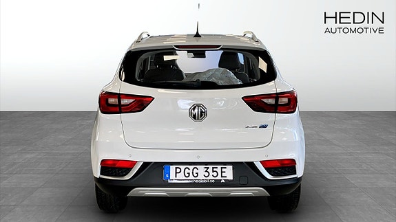 MG ZS EV 7 of 9