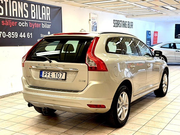 Volvo XC60 3 of 13