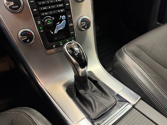 Volvo XC60 10 of 13