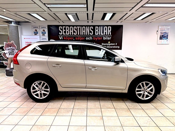 Volvo XC60 2 of 13