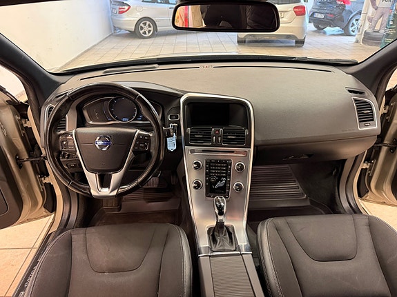 Volvo XC60 9 of 13