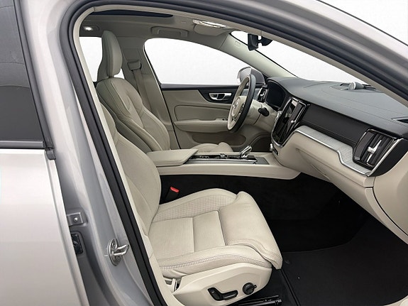 Volvo V60 Cross Country 10 of 30