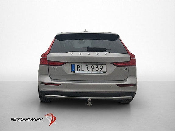 Volvo V60 Cross Country 5 of 30