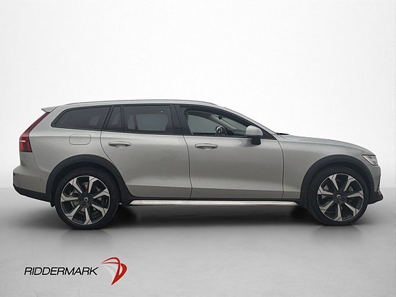 Volvo V60 Cross Country 6 of 30