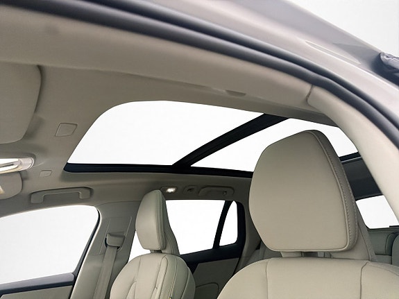 Volvo V60 Cross Country 14 of 30