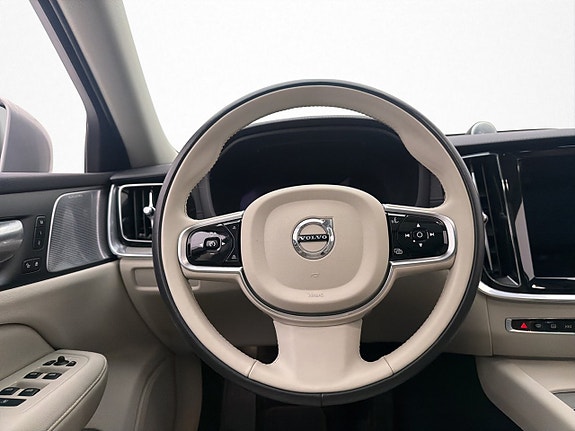 Volvo V60 Cross Country 11 of 30