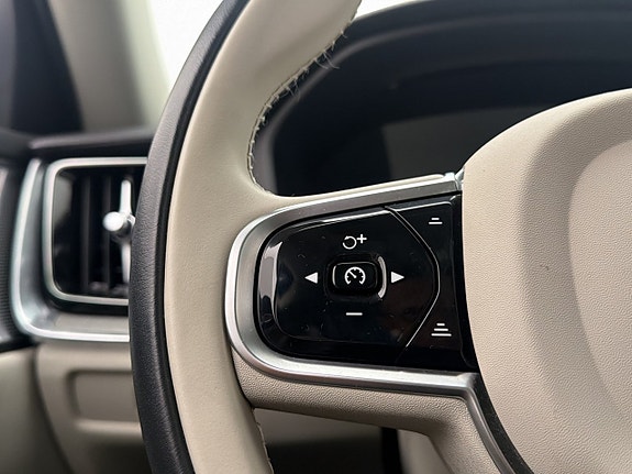 Volvo V60 Cross Country 25 of 30