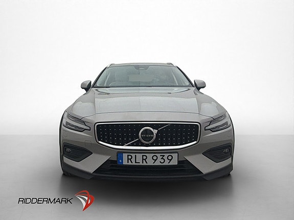 Volvo V60 Cross Country 2 of 30