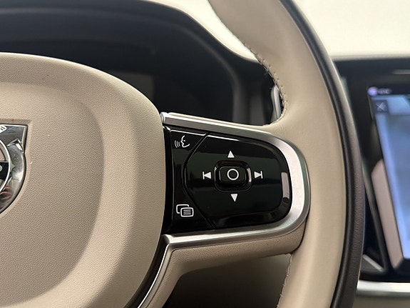 Volvo V60 Cross Country 27 of 30