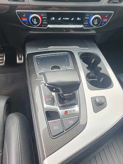Audi SQ7 7 of 8