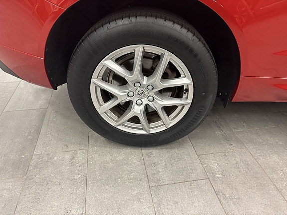 Volvo XC60 10 of 13