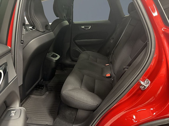 Volvo XC60 8 of 13