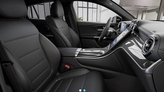 Mercedes-Benz GLC300 de 2 of 2