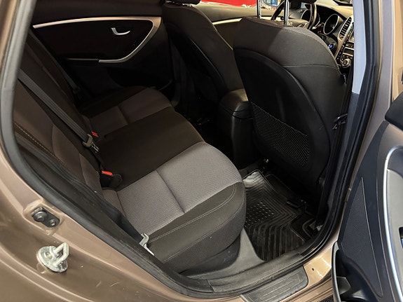 Hyundai i30 28 of 30