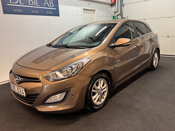 Hyundai i30 2 of 30